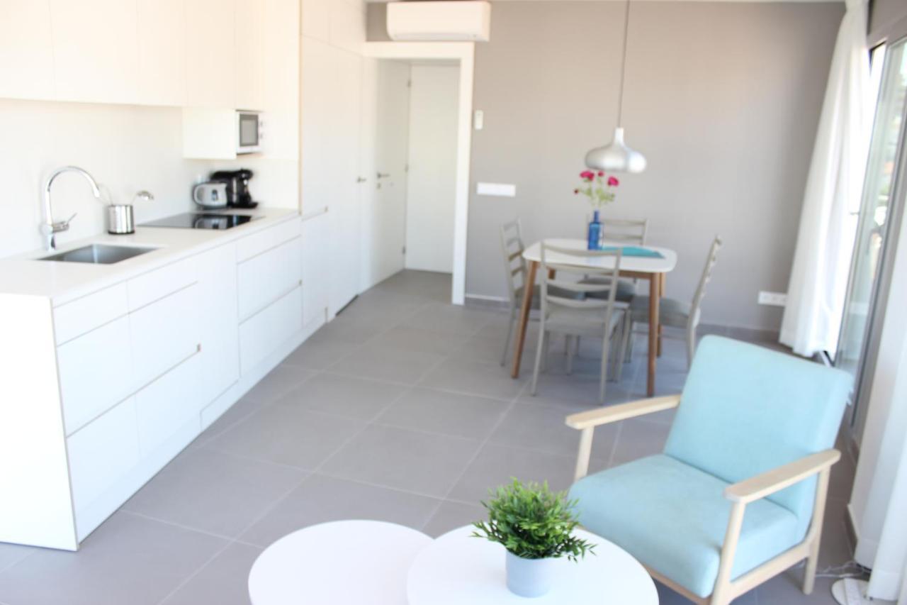 Beautiful Loft, Huge Sunny Terrace, View Over The Beach And Sea روساس المظهر الخارجي الصورة