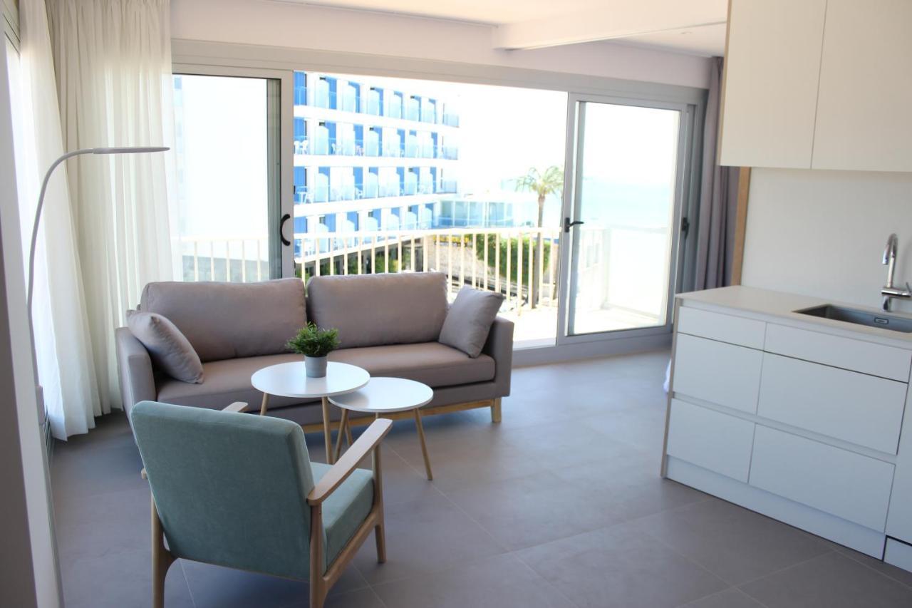 Beautiful Loft, Huge Sunny Terrace, View Over The Beach And Sea روساس المظهر الخارجي الصورة