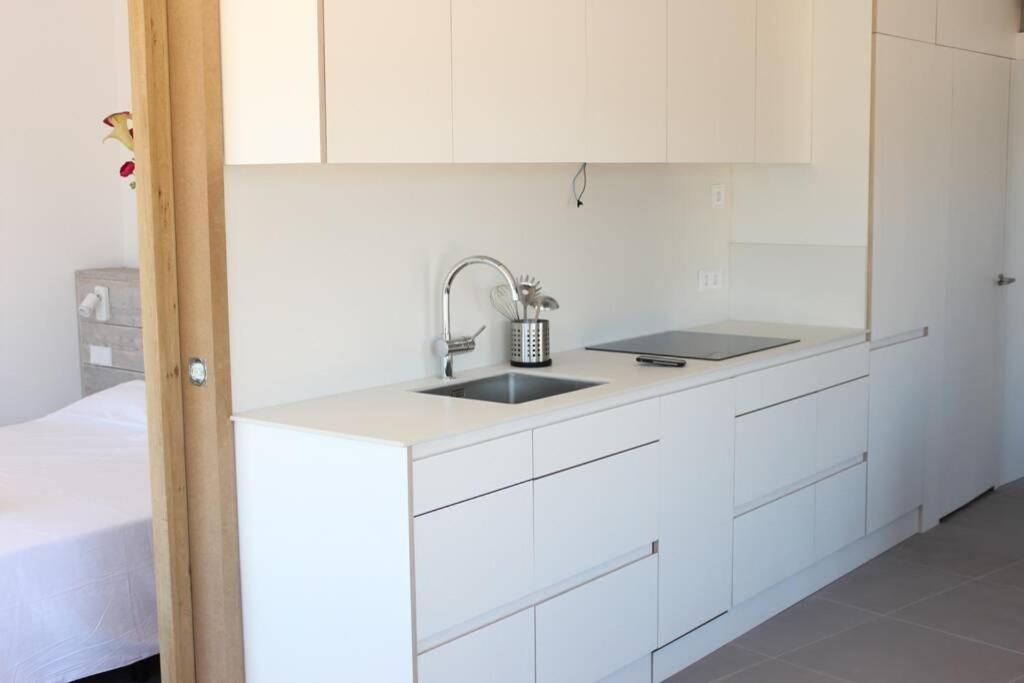 Beautiful Loft, Huge Sunny Terrace, View Over The Beach And Sea روساس المظهر الخارجي الصورة