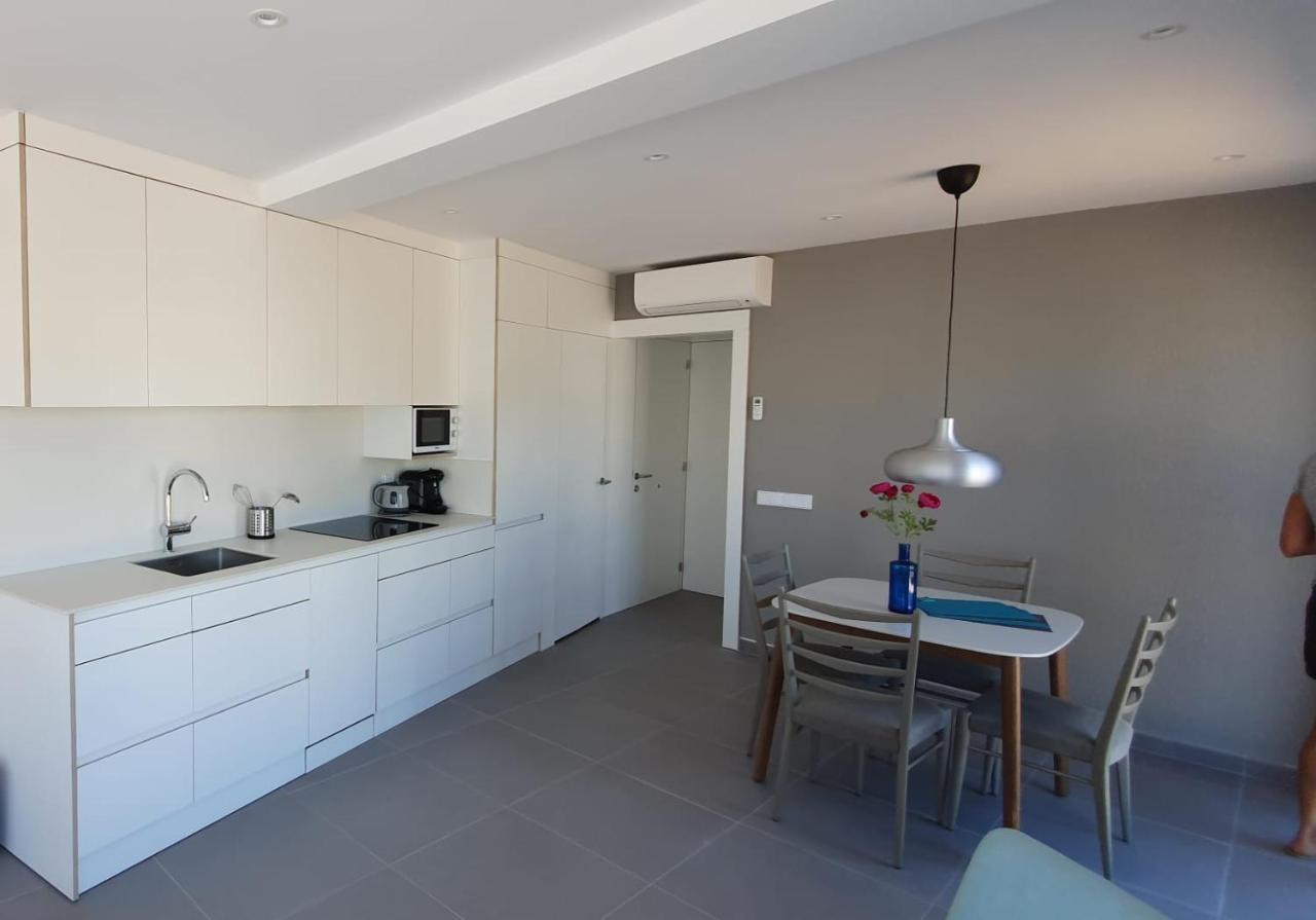 Beautiful Loft, Huge Sunny Terrace, View Over The Beach And Sea روساس المظهر الخارجي الصورة