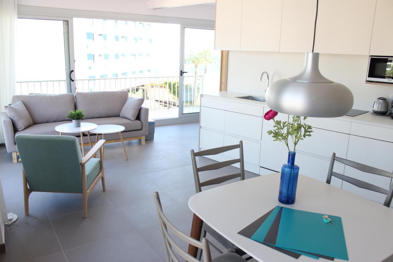 Beautiful Loft, Huge Sunny Terrace, View Over The Beach And Sea روساس المظهر الخارجي الصورة