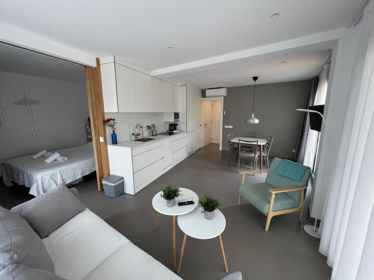 Beautiful Loft, Huge Sunny Terrace, View Over The Beach And Sea روساس المظهر الخارجي الصورة