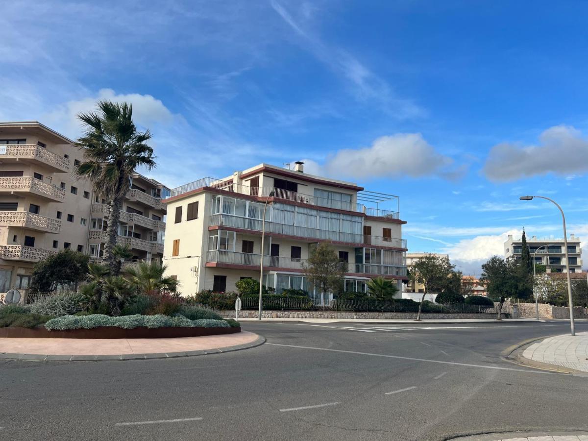 Beautiful Loft, Huge Sunny Terrace, View Over The Beach And Sea روساس المظهر الخارجي الصورة